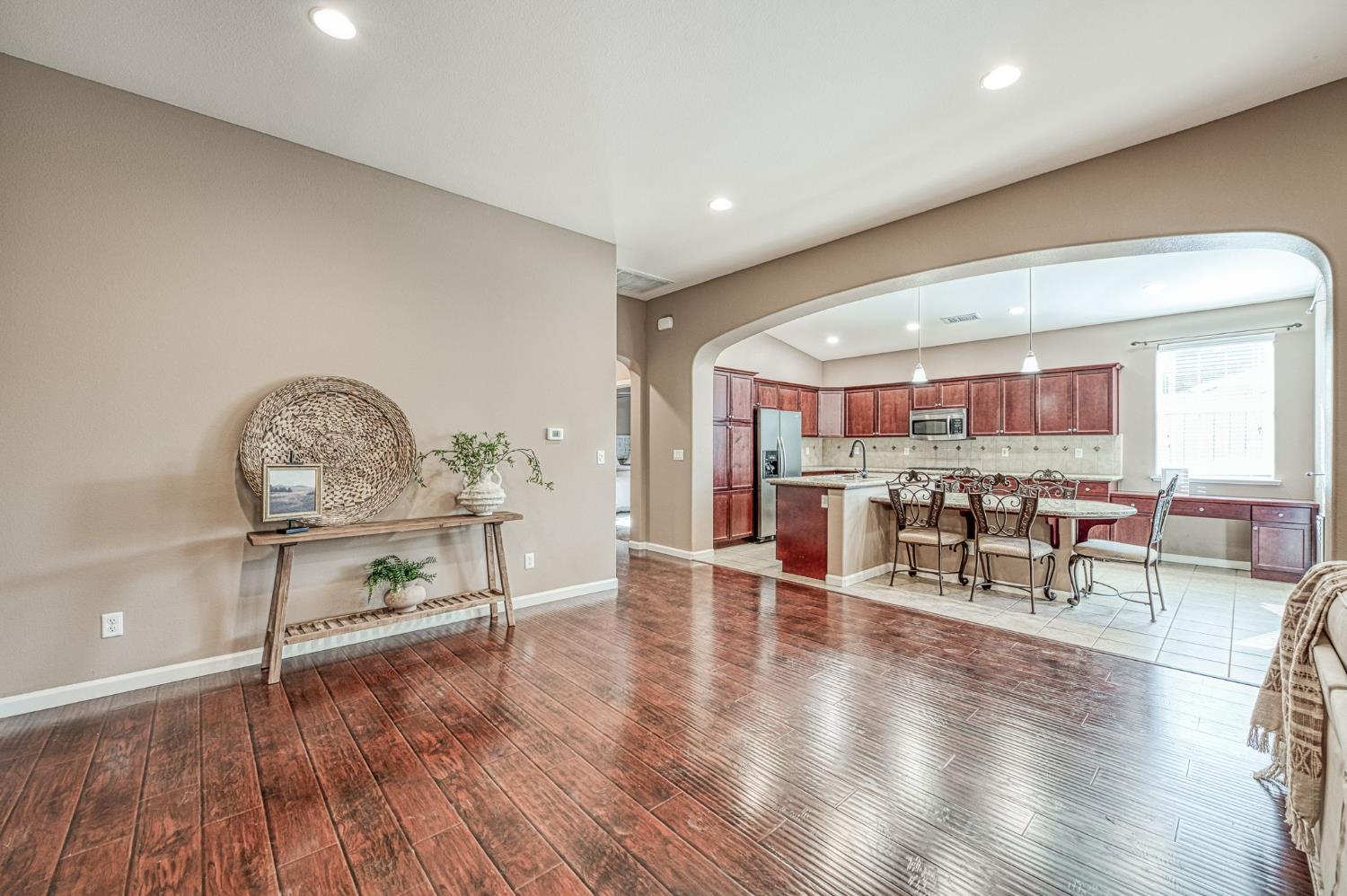 3748 Salem Ln, Clovis, CA 93619