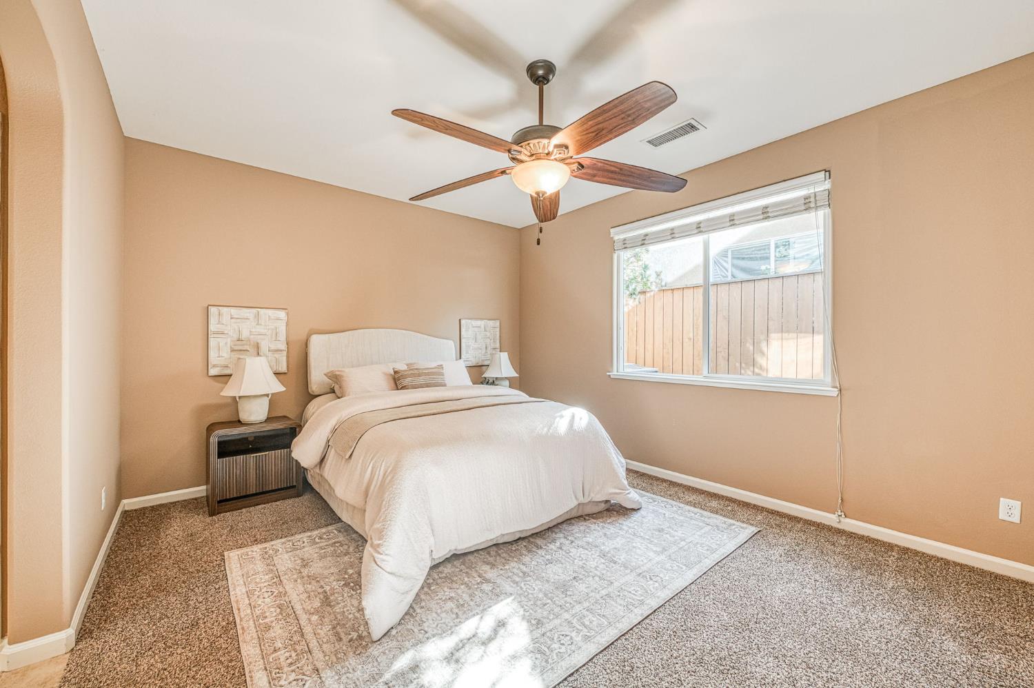 3748 Salem Ln, Clovis, CA 93619