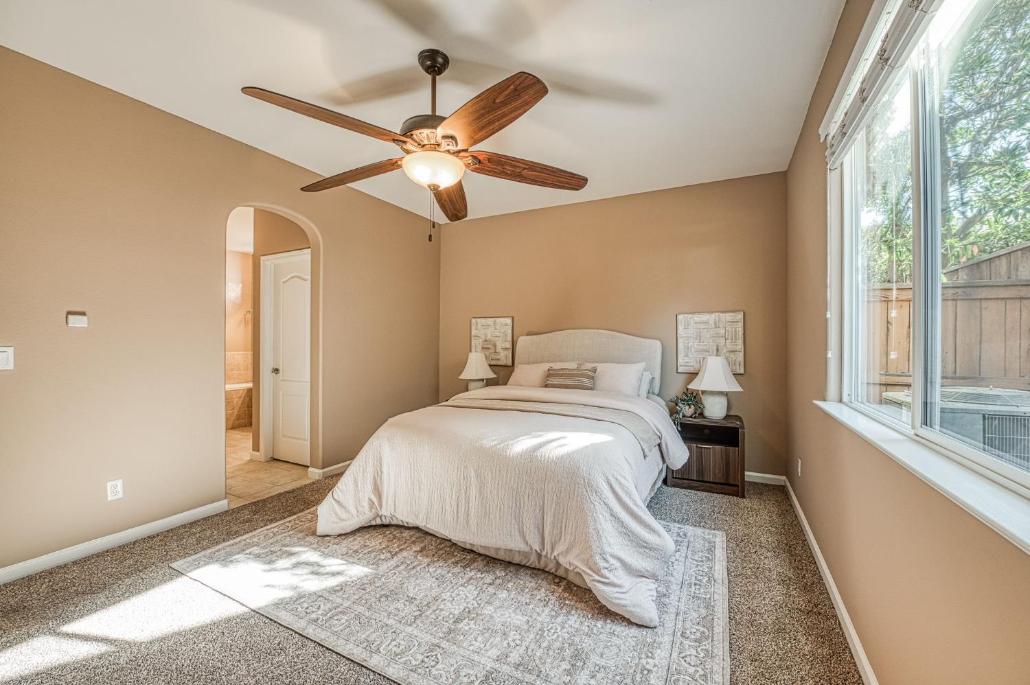 3748 Salem Ln, Clovis, CA 93619