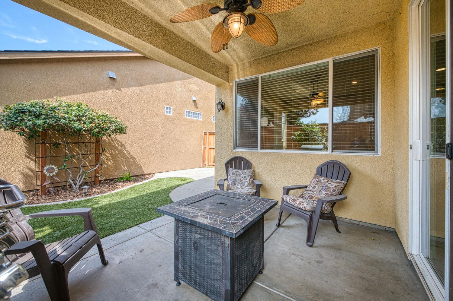 3748 Salem Ln, Clovis, CA 93619