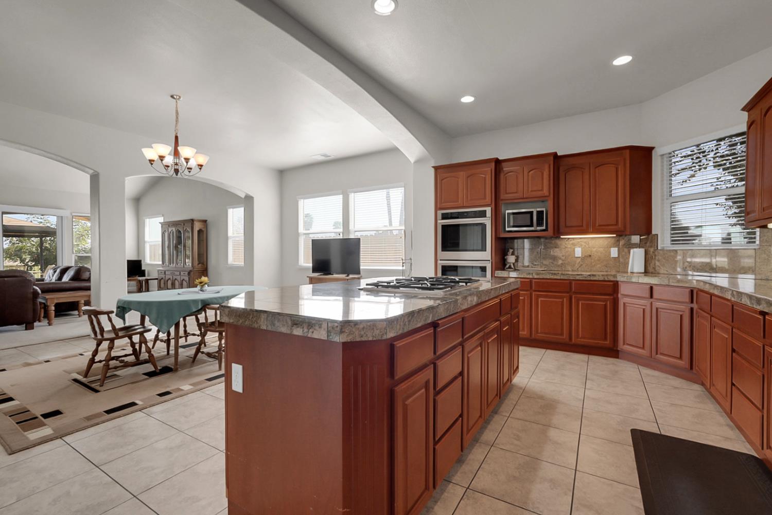 7170 Emerald St, Chowchilla, CA 93610