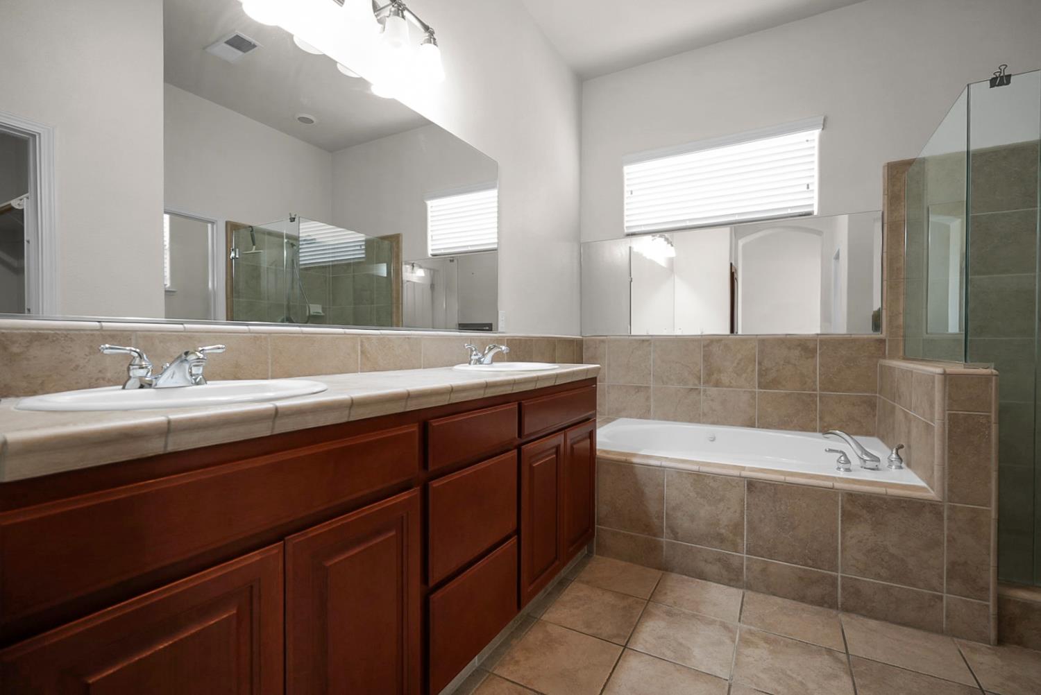 7170 Emerald St, Chowchilla, CA 93610