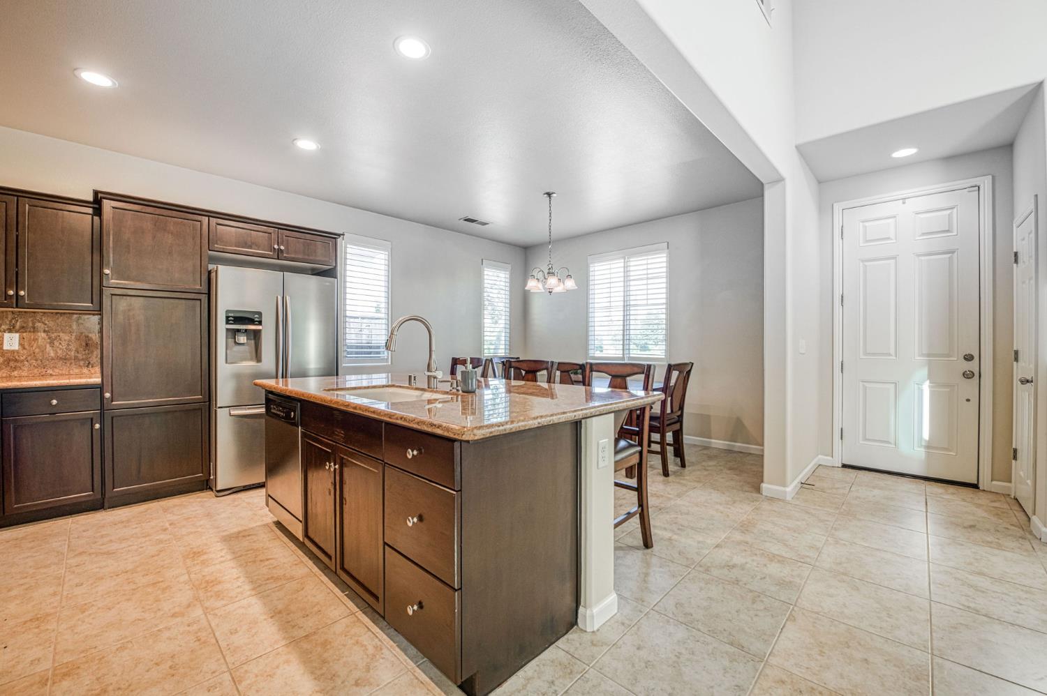 4122 Heritage Ave, Clovis, CA 93619