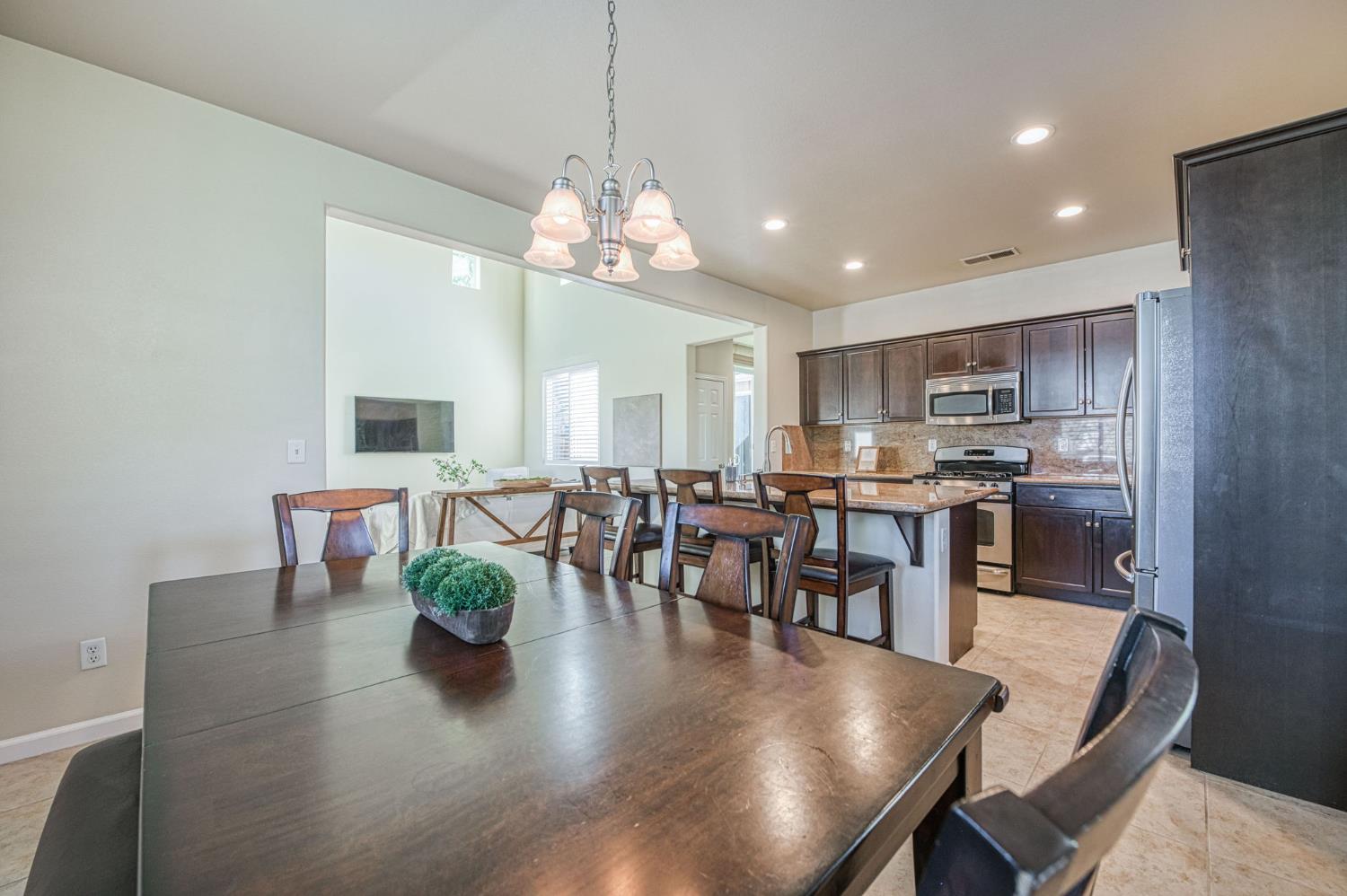 4122 Heritage Ave, Clovis, CA 93619