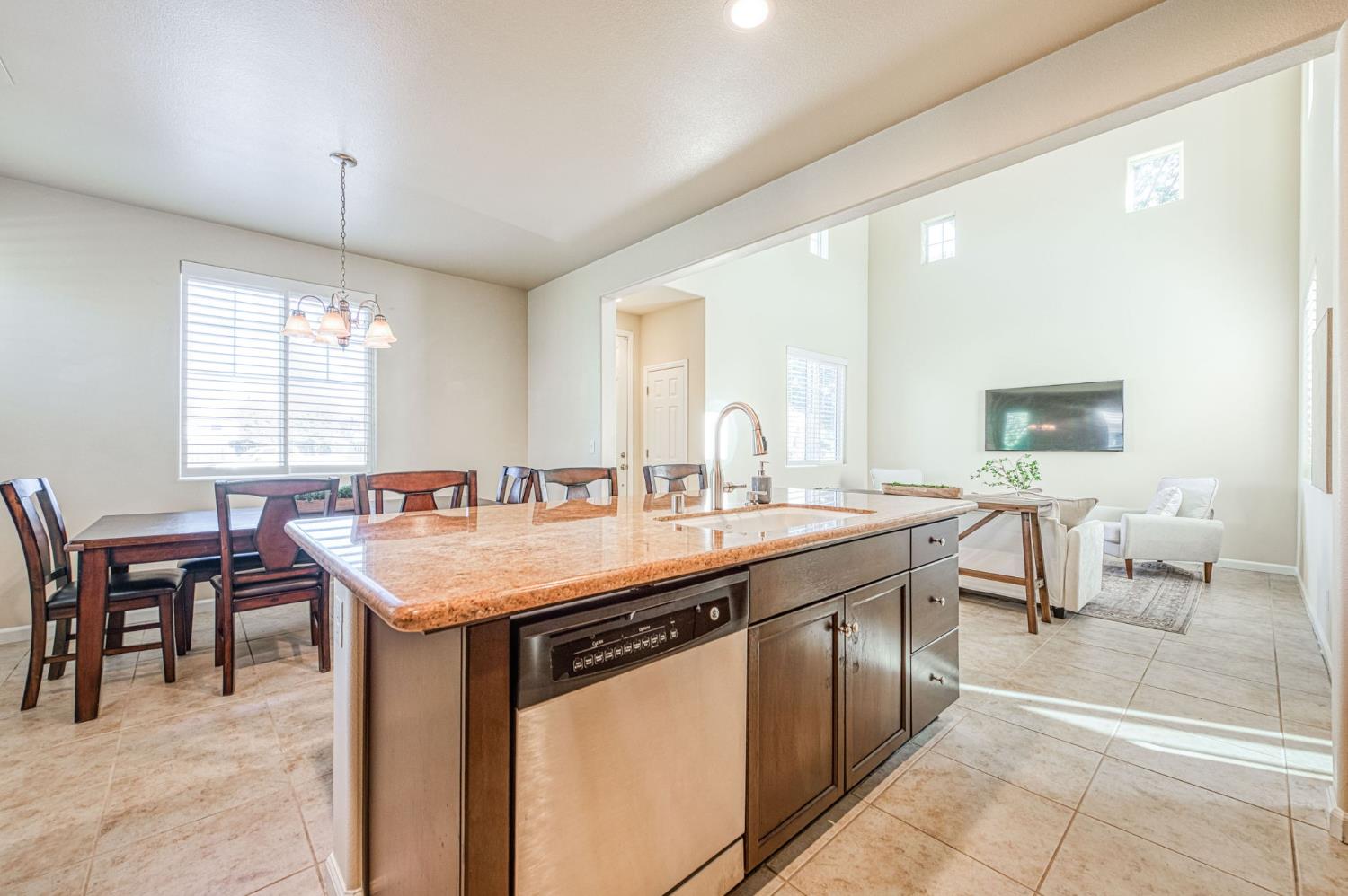 4122 Heritage Ave, Clovis, CA 93619