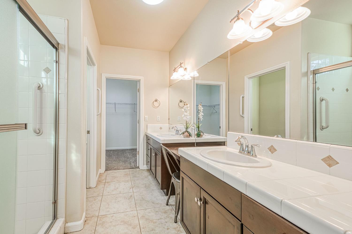 4122 Heritage Ave, Clovis, CA 93619
