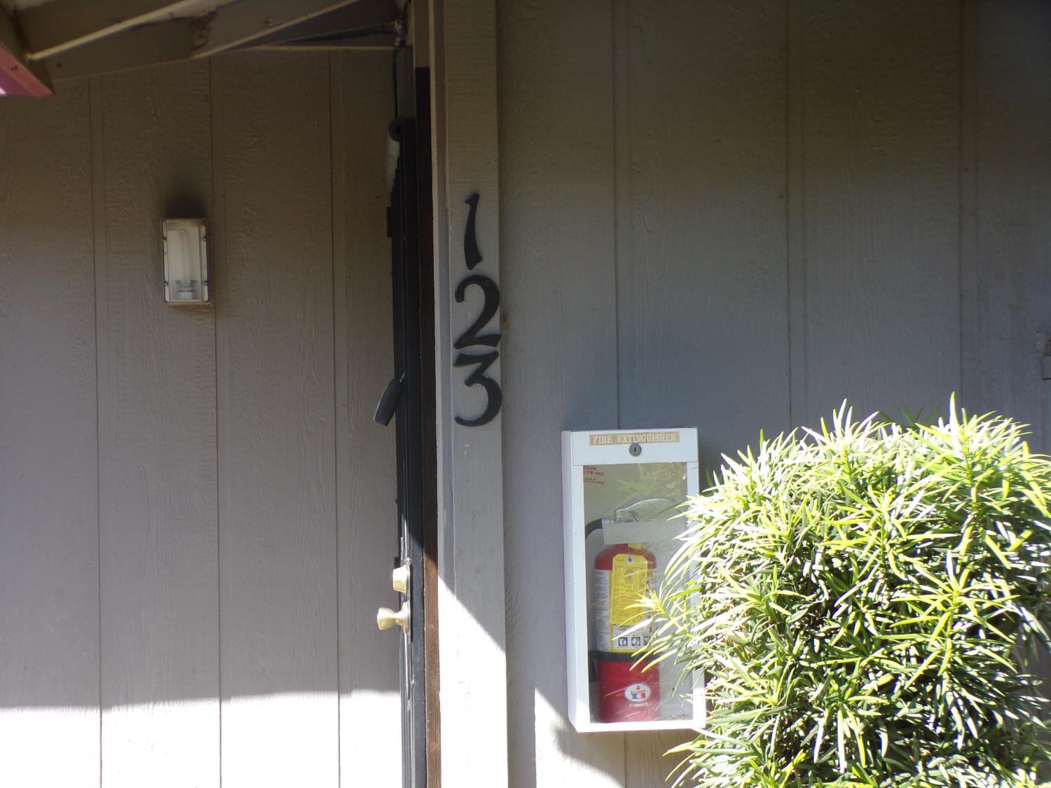 4504 N Valentine Ave #123, Fresno, CA 93722
