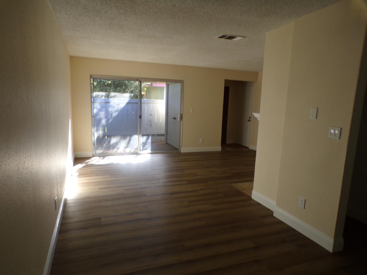 4504 N Valentine Ave #123, Fresno, CA 93722