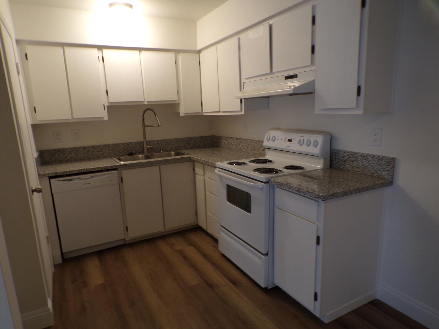 4504 N Valentine Ave #123, Fresno, CA 93722