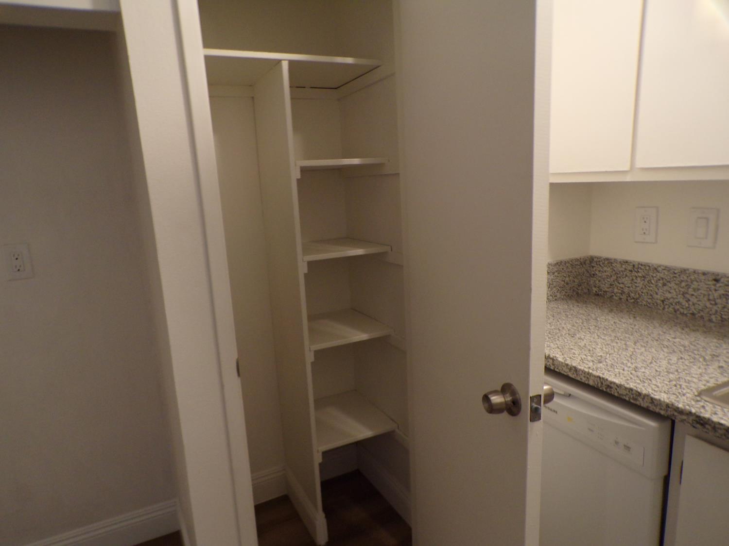 4504 N Valentine Ave #123, Fresno, CA 93722