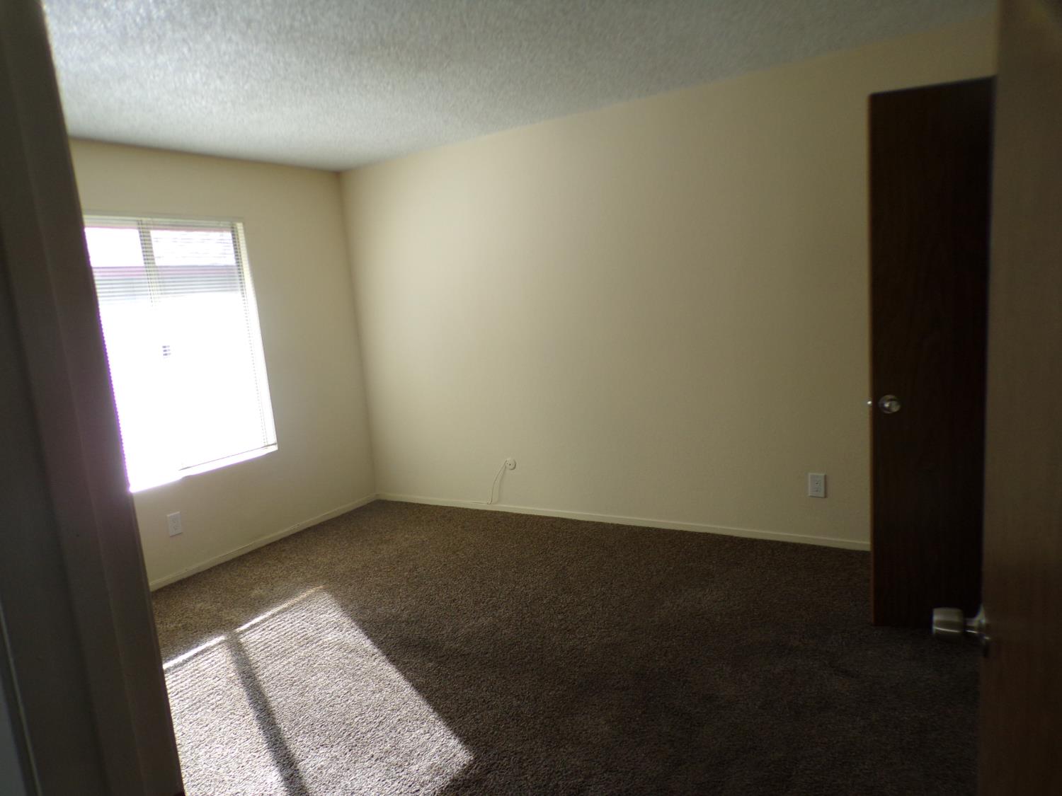 4504 N Valentine Ave #123, Fresno, CA 93722