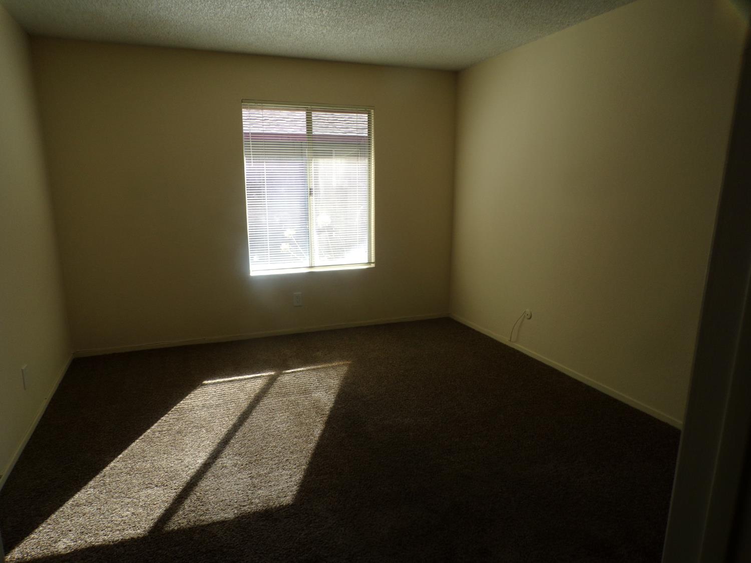 4504 N Valentine Ave #123, Fresno, CA 93722