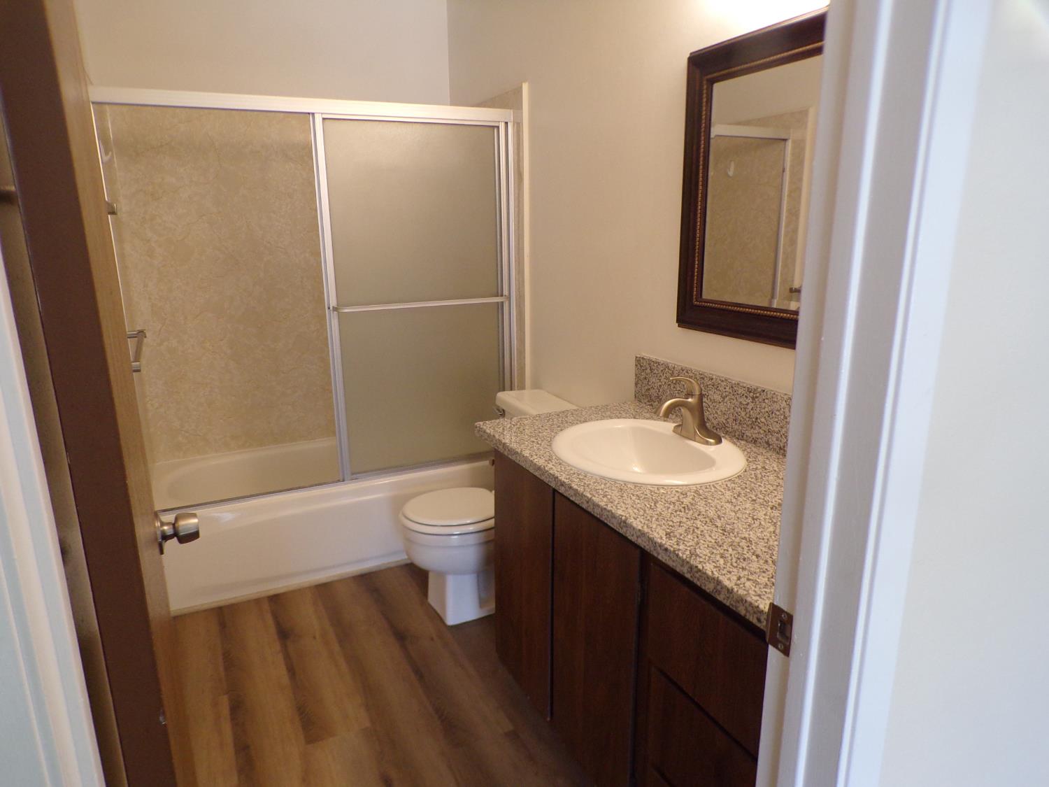 4504 N Valentine Ave #123, Fresno, CA 93722