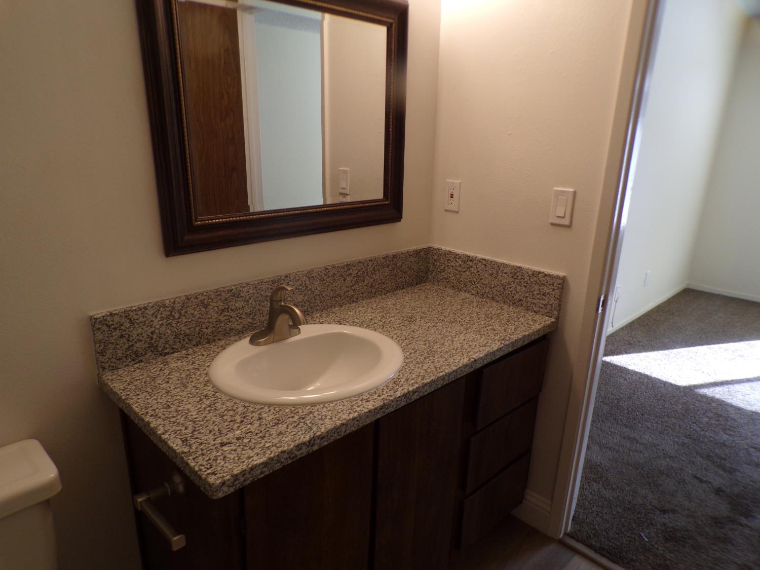 4504 N Valentine Ave #123, Fresno, CA 93722