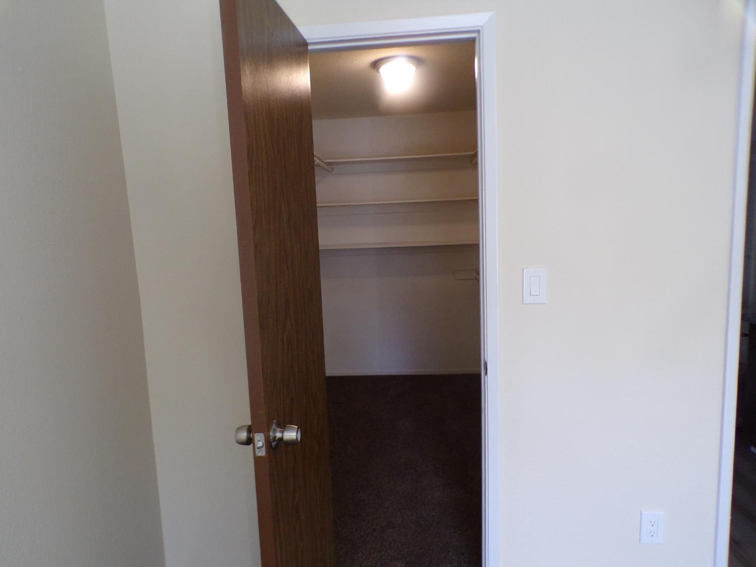 4504 N Valentine Ave #123, Fresno, CA 93722