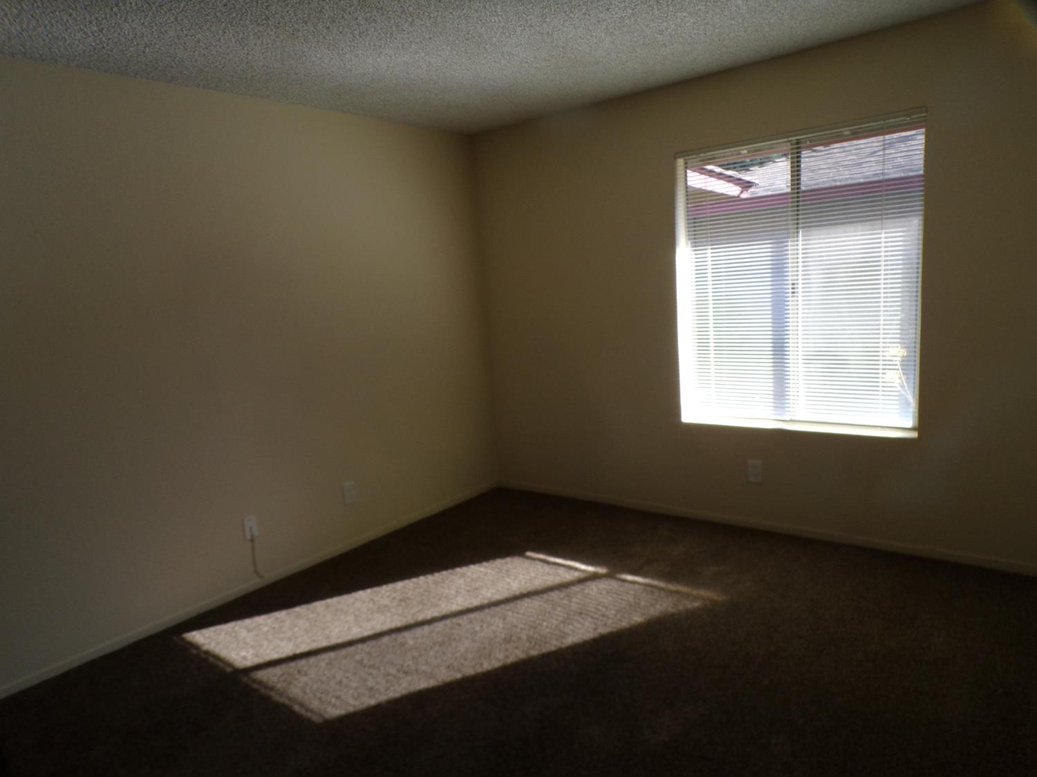 4504 N Valentine Ave #123, Fresno, CA 93722