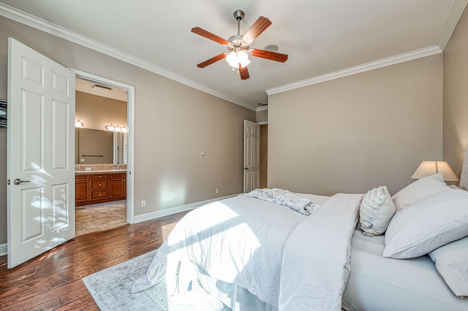 3544 Prescott Ave, Clovis, CA 93619