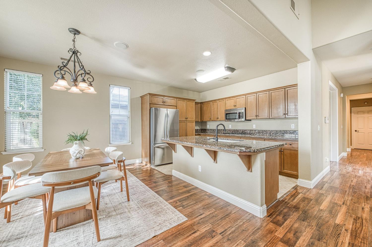 3859 Richmond Ave, Clovis, CA 93619