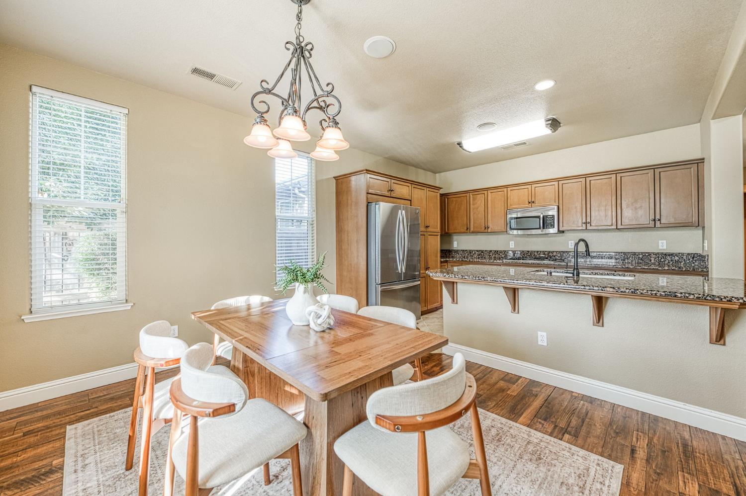 3859 Richmond Ave, Clovis, CA 93619