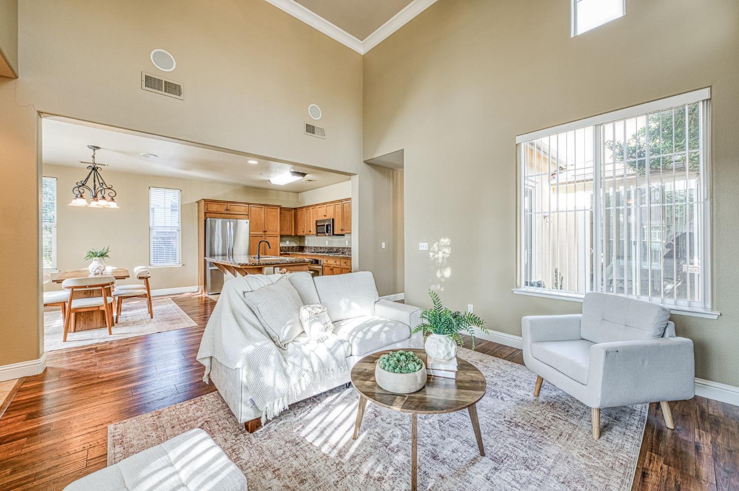 3859 Richmond Ave, Clovis, CA 93619