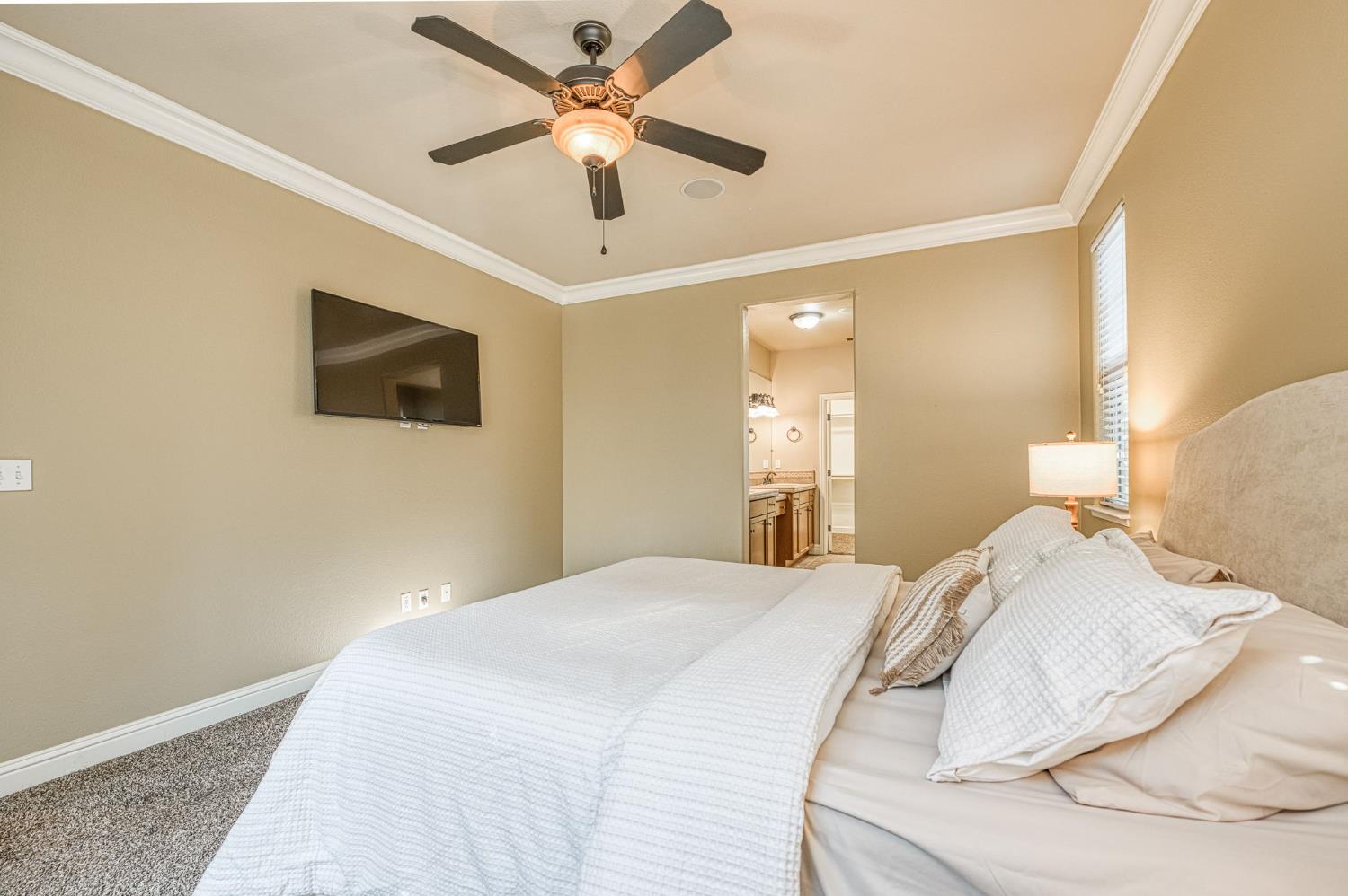 3859 Richmond Ave, Clovis, CA 93619