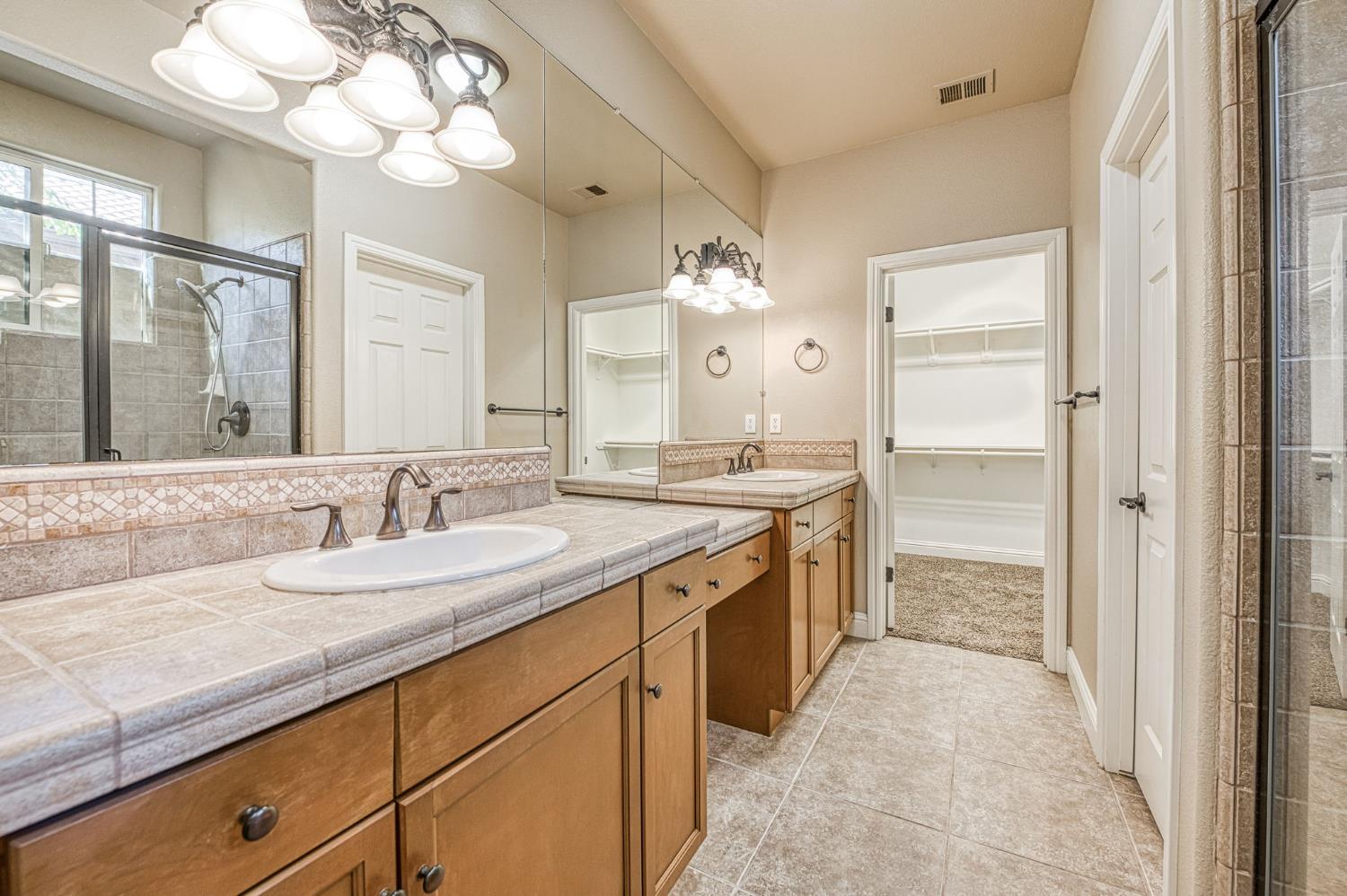 3859 Richmond Ave, Clovis, CA 93619