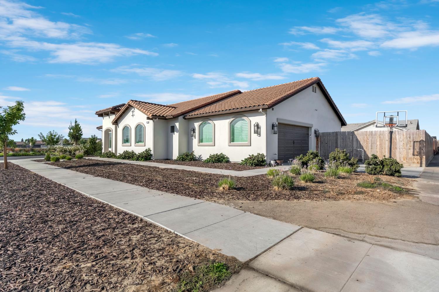 2279 Carnation St, Kingsburg, CA 93631