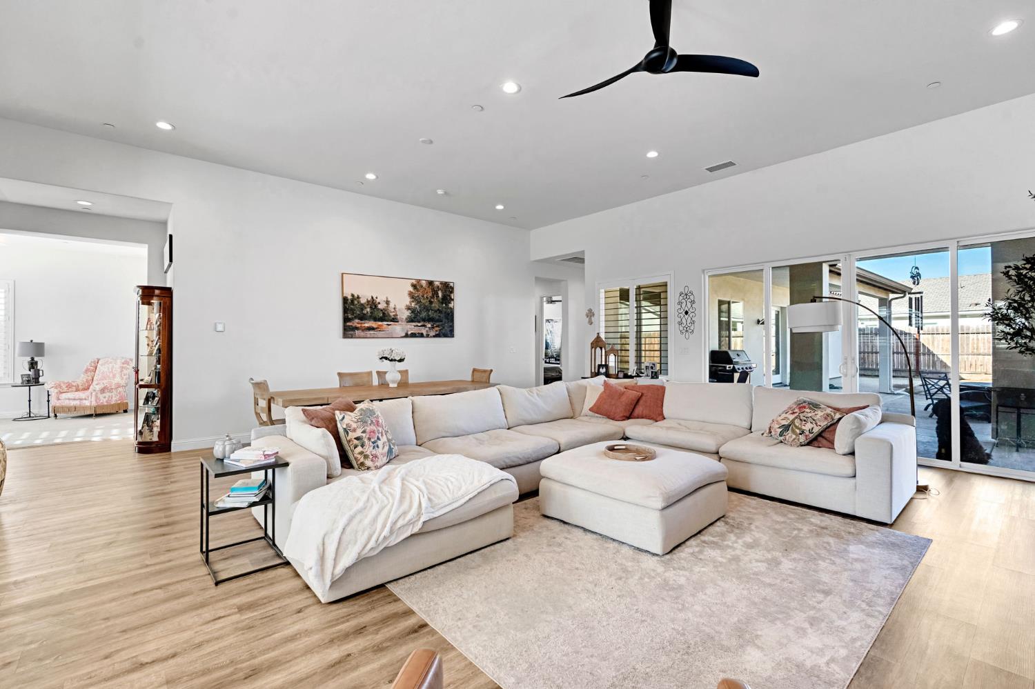 2279 Carnation St, Kingsburg, CA 93631