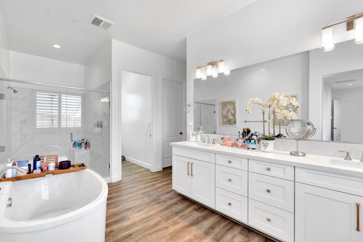 2279 Carnation St, Kingsburg, CA 93631
