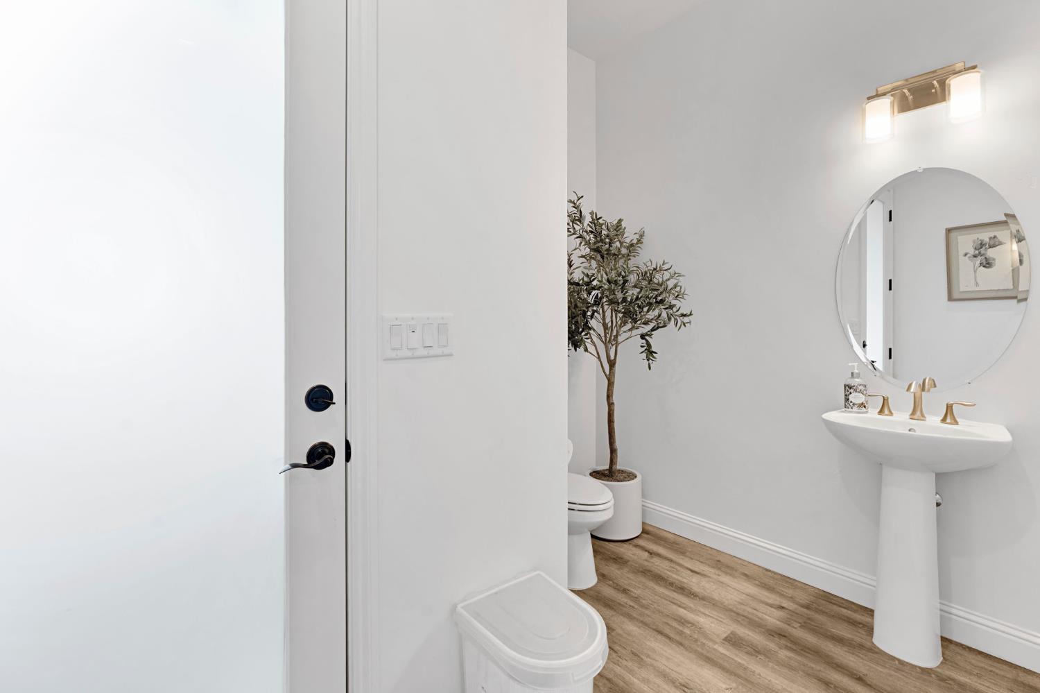 2279 Carnation St, Kingsburg, CA 93631