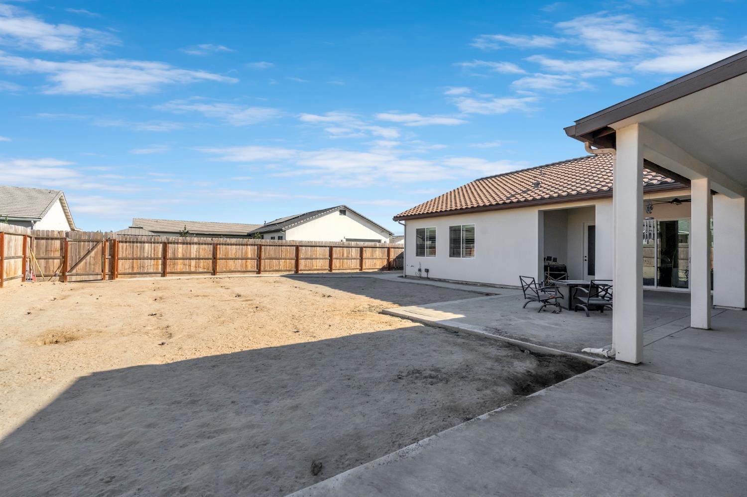 2279 Carnation St, Kingsburg, CA 93631