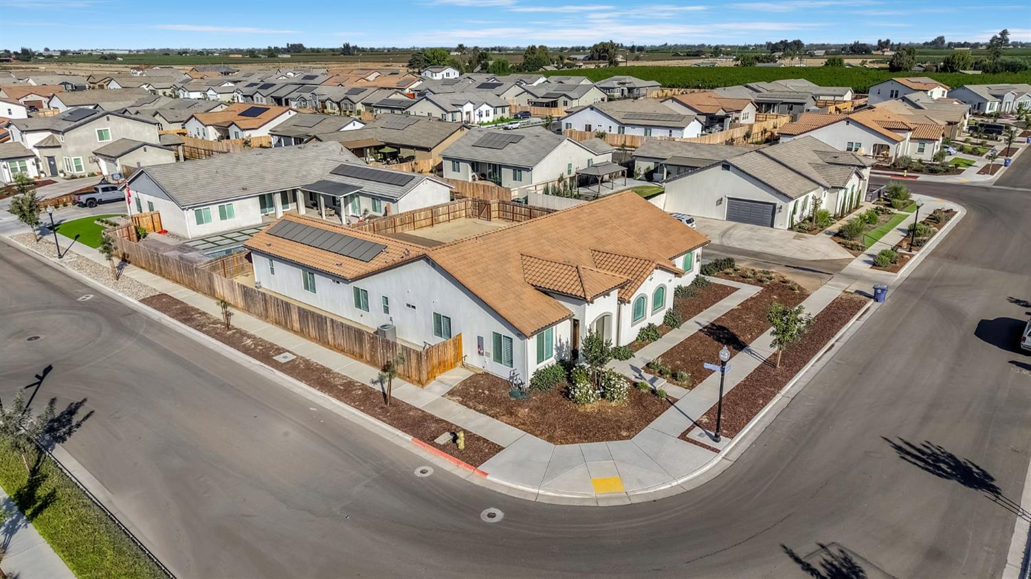 2279 Carnation St, Kingsburg, CA 93631