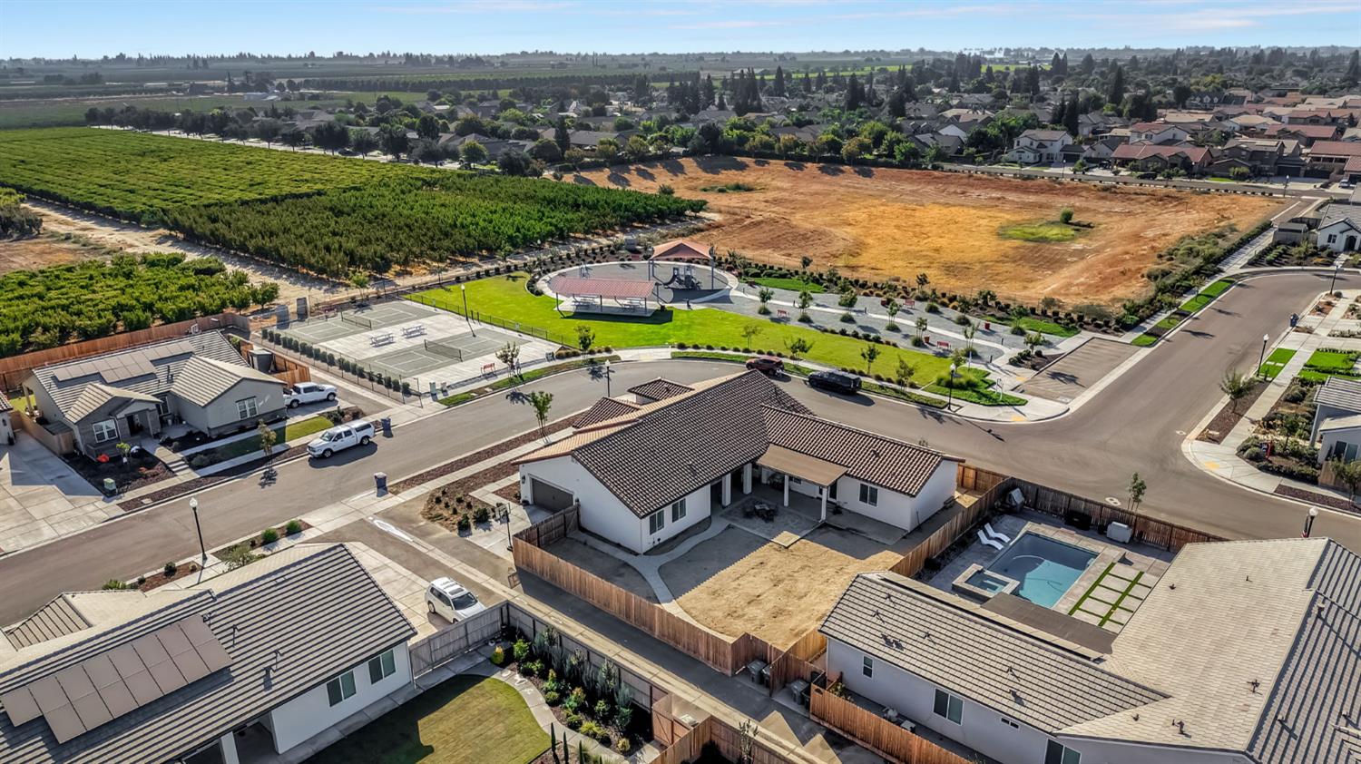 2279 Carnation St, Kingsburg, CA 93631