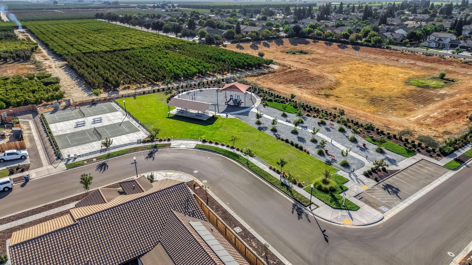 2279 Carnation St, Kingsburg, CA 93631