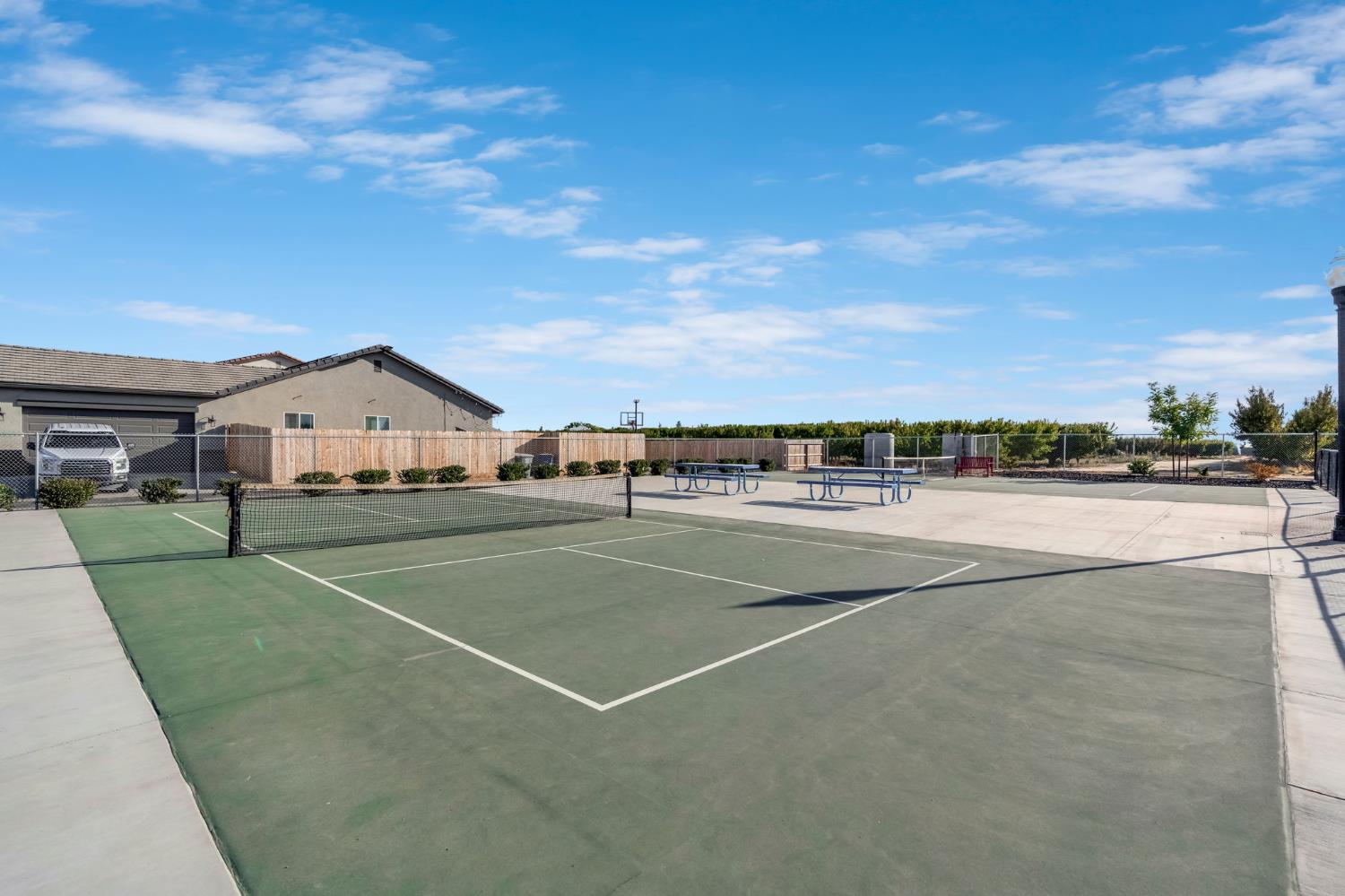 2279 Carnation St, Kingsburg, CA 93631