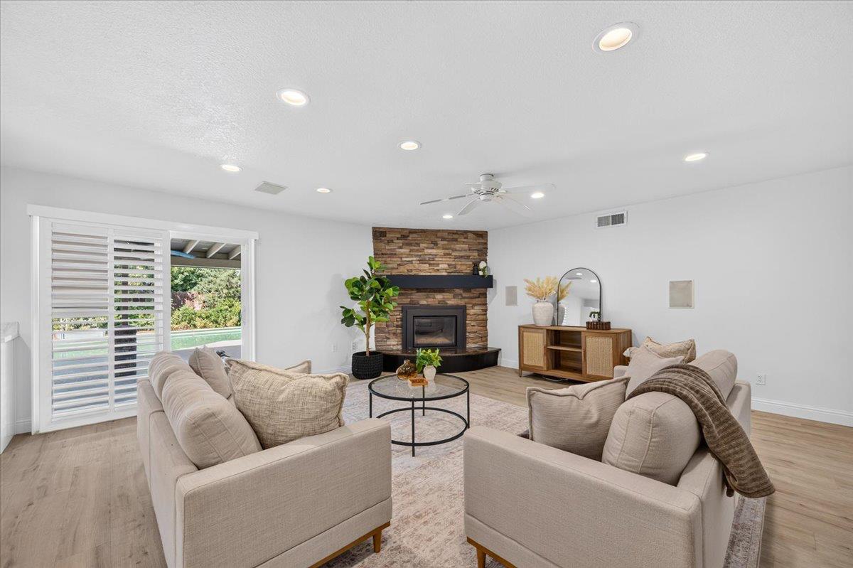 1634 W Morris Ave, Fresno, CA 93711
