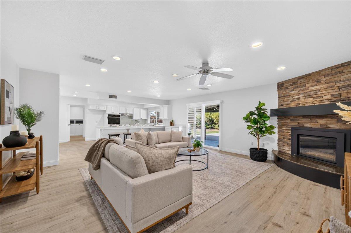 1634 W Morris Ave, Fresno, CA 93711