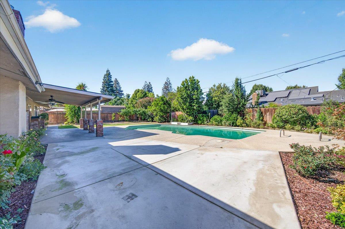 1634 W Morris Ave, Fresno, CA 93711
