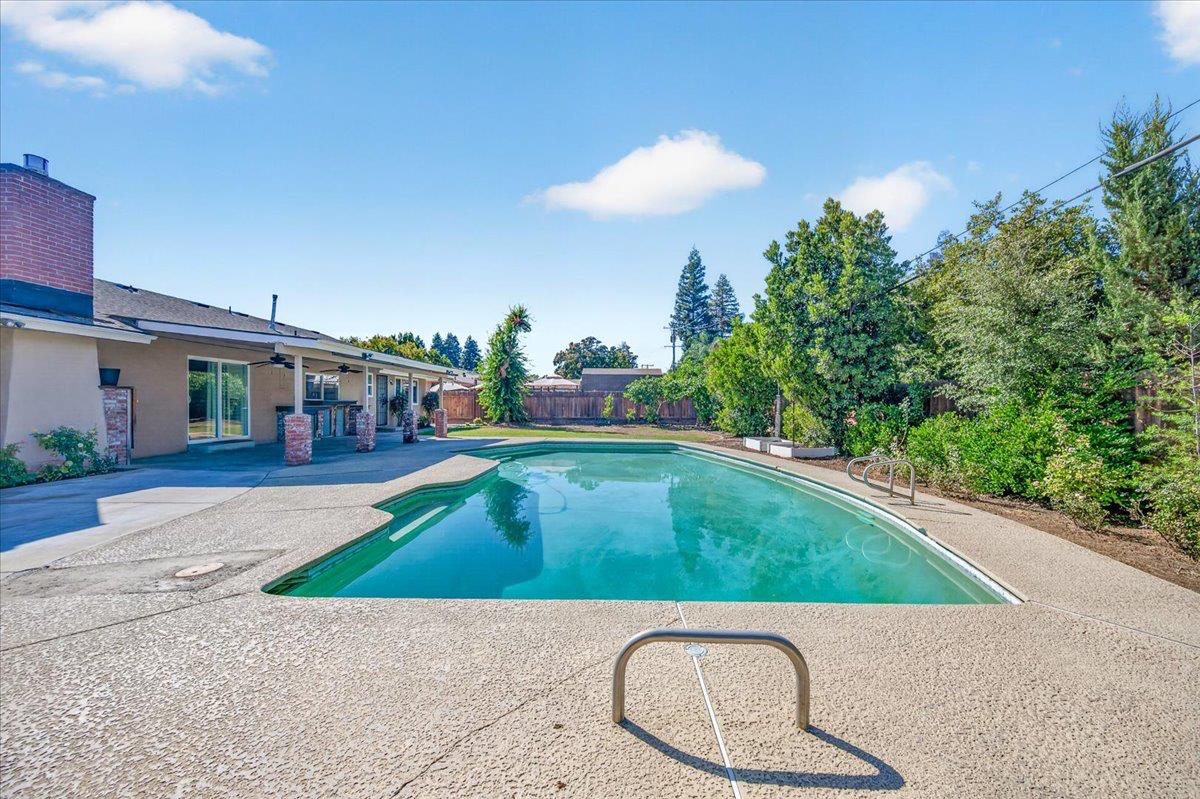 1634 W Morris Ave, Fresno, CA 93711