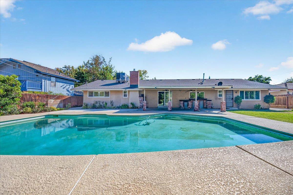1634 W Morris Ave, Fresno, CA 93711