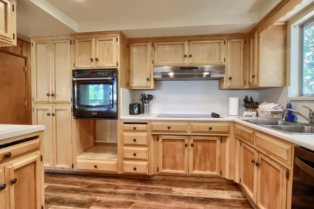 7296 Yosemite Park Way, Yosemite West, CA 95389
