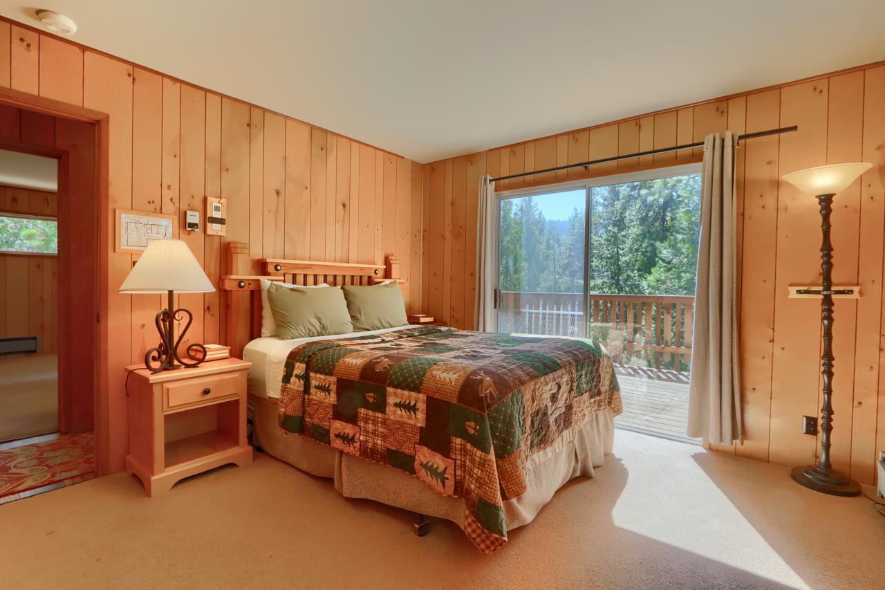 7296 Yosemite Park Way, Yosemite West, CA 95389