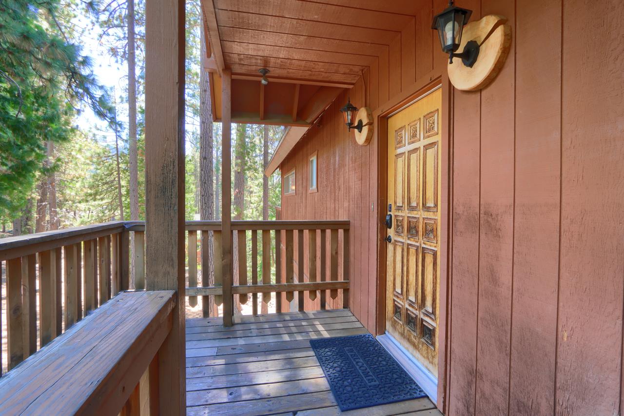 7296 Yosemite Park Way, Yosemite West, CA 95389