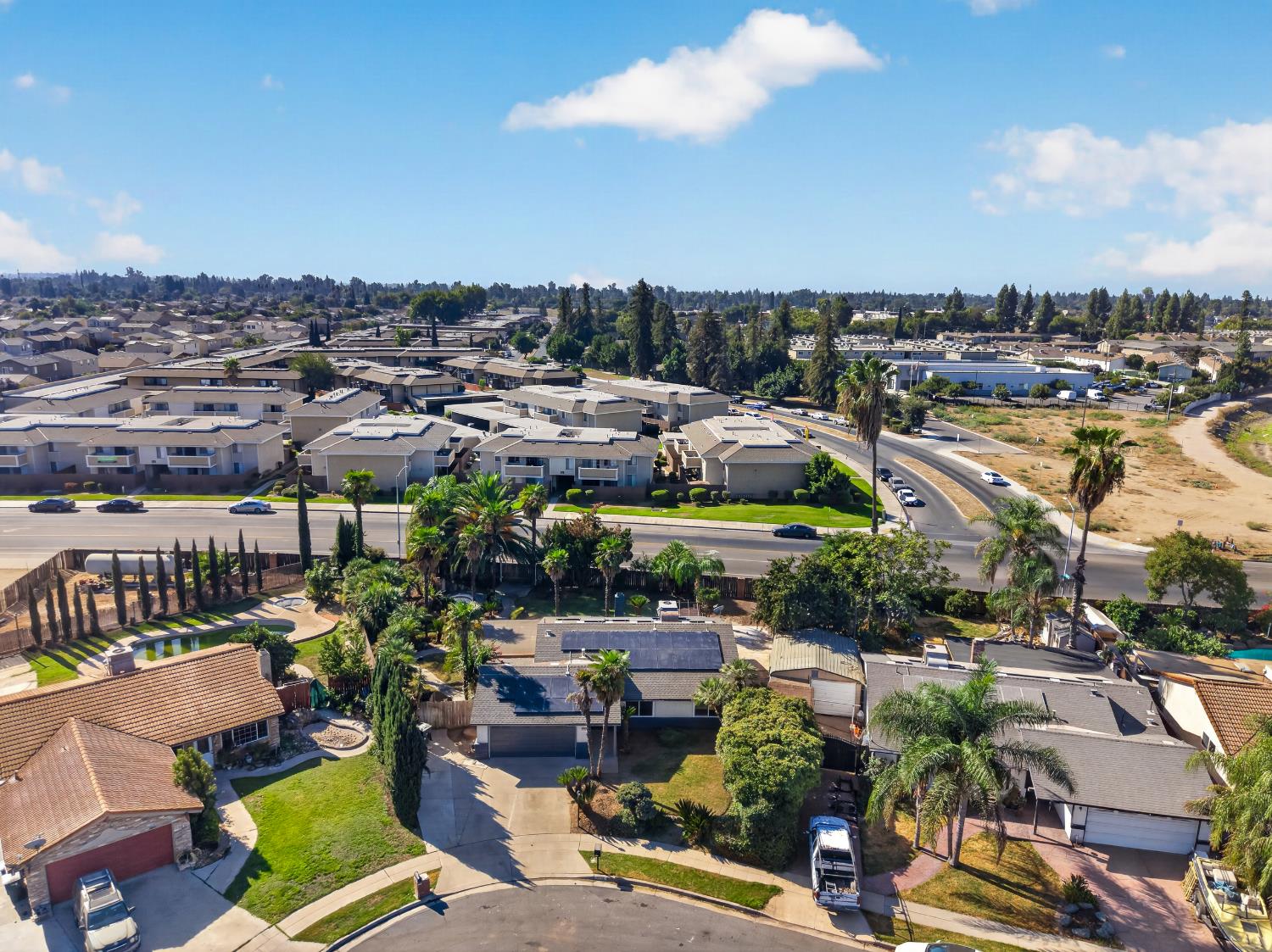 5752 E Iowa Ave, Fresno, CA 93727