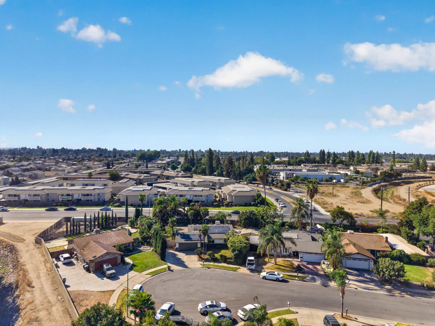5752 E Iowa Ave, Fresno, CA 93727