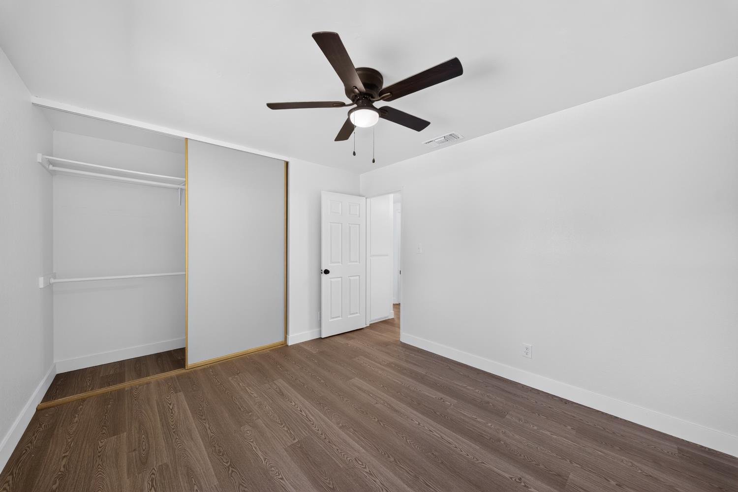 5752 E Iowa Ave, Fresno, CA 93727