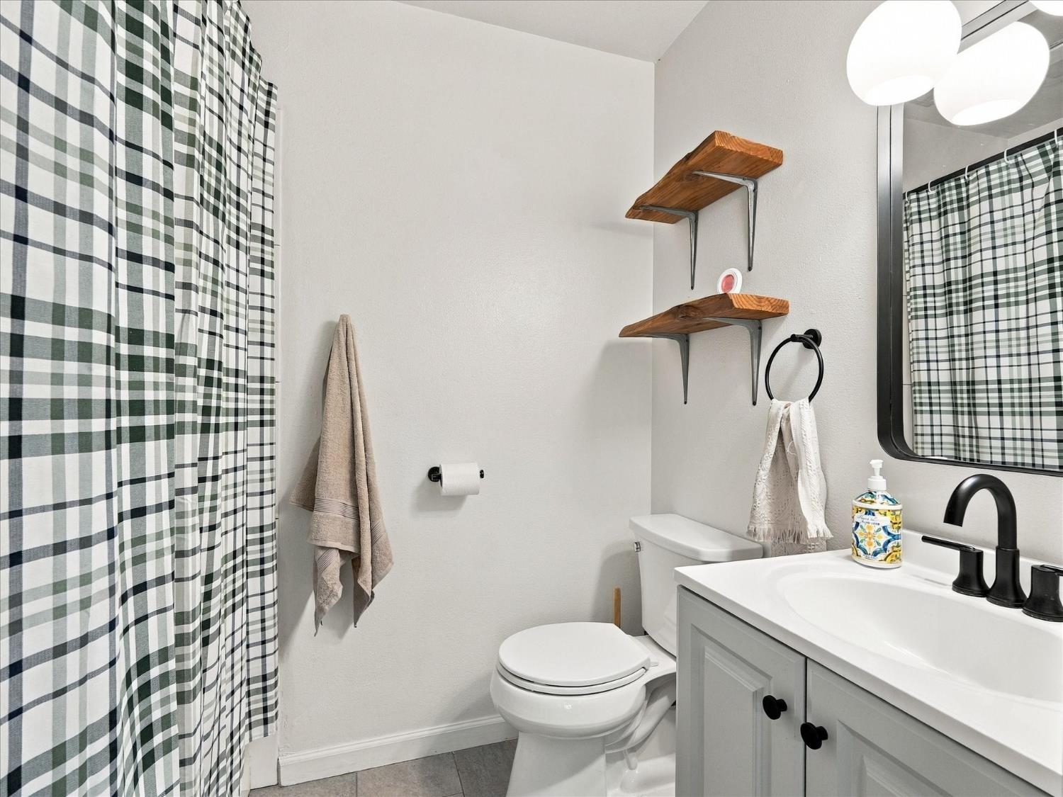 41331 Pamela Pl, Oakhurst, CA 93644