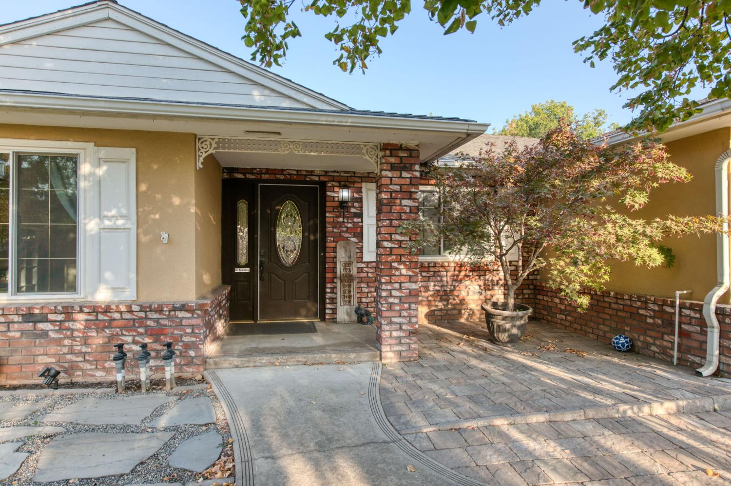 6736 N Thorne Ave, Fresno, CA 93711