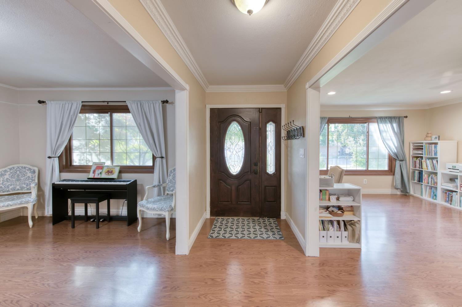 6736 N Thorne Ave, Fresno, CA 93711