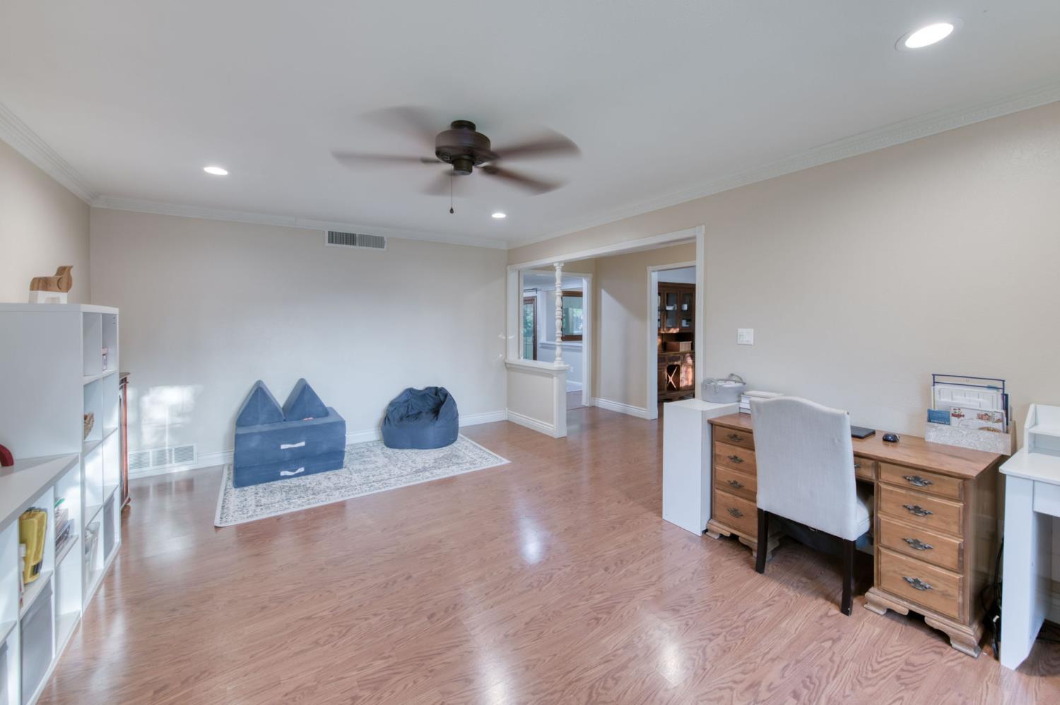 6736 N Thorne Ave, Fresno, CA 93711